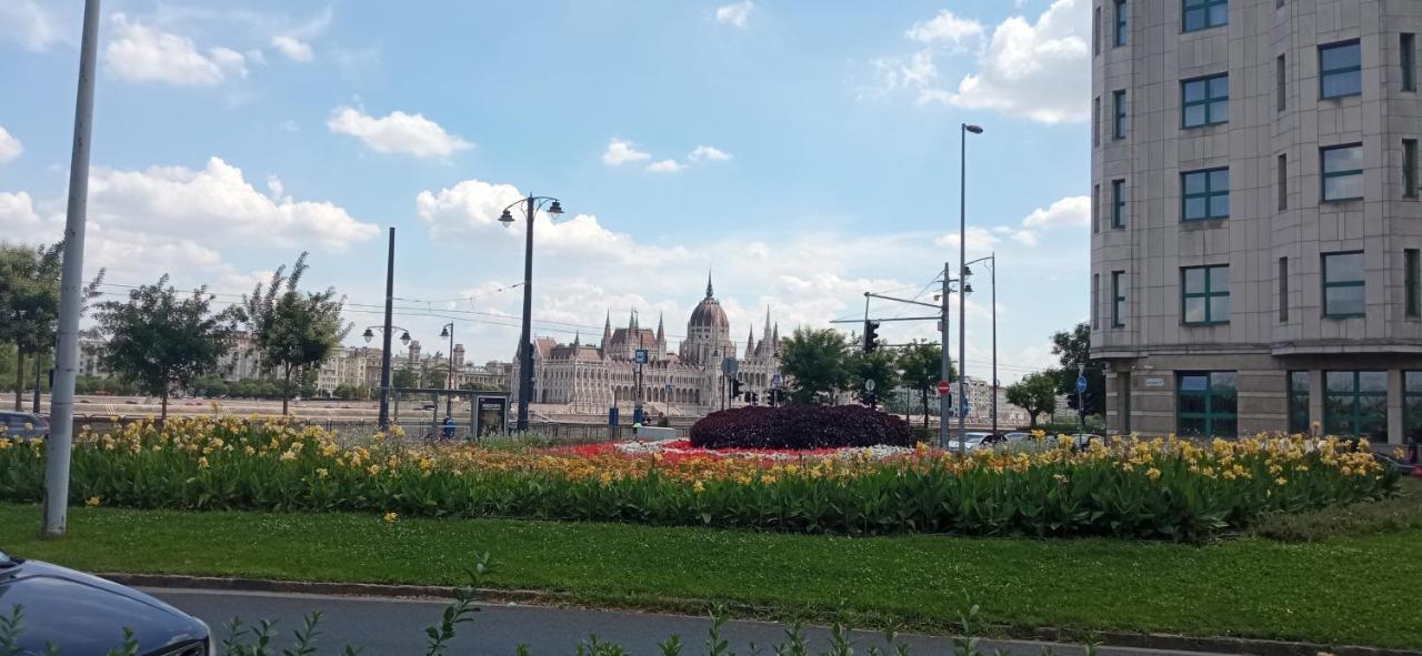 Margit Apartment - In The Most Beautiful District Budapest Luaran gambar